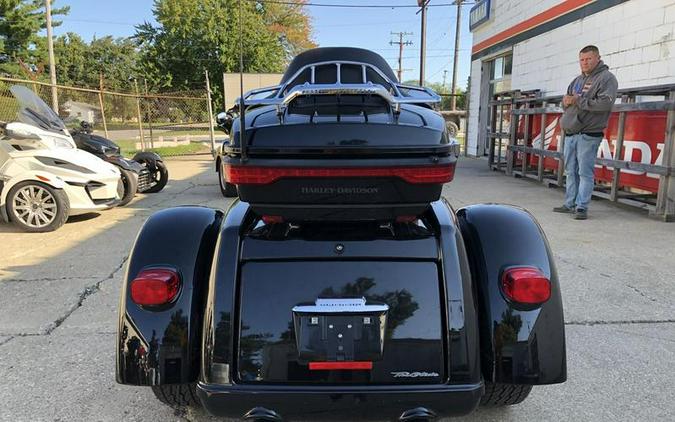 2016 Harley-Davidson® Tri Glide - FP8143