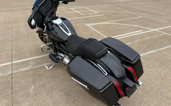 2026 Harley-Davidson® Street Glide® Midnight Ember Chrome Trim