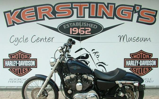 2013 Harley-Davidson® XL1200V - Sportster® Seventy-Two®