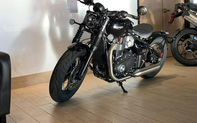 2024 Triumph Bonneville Bobber Jet Black