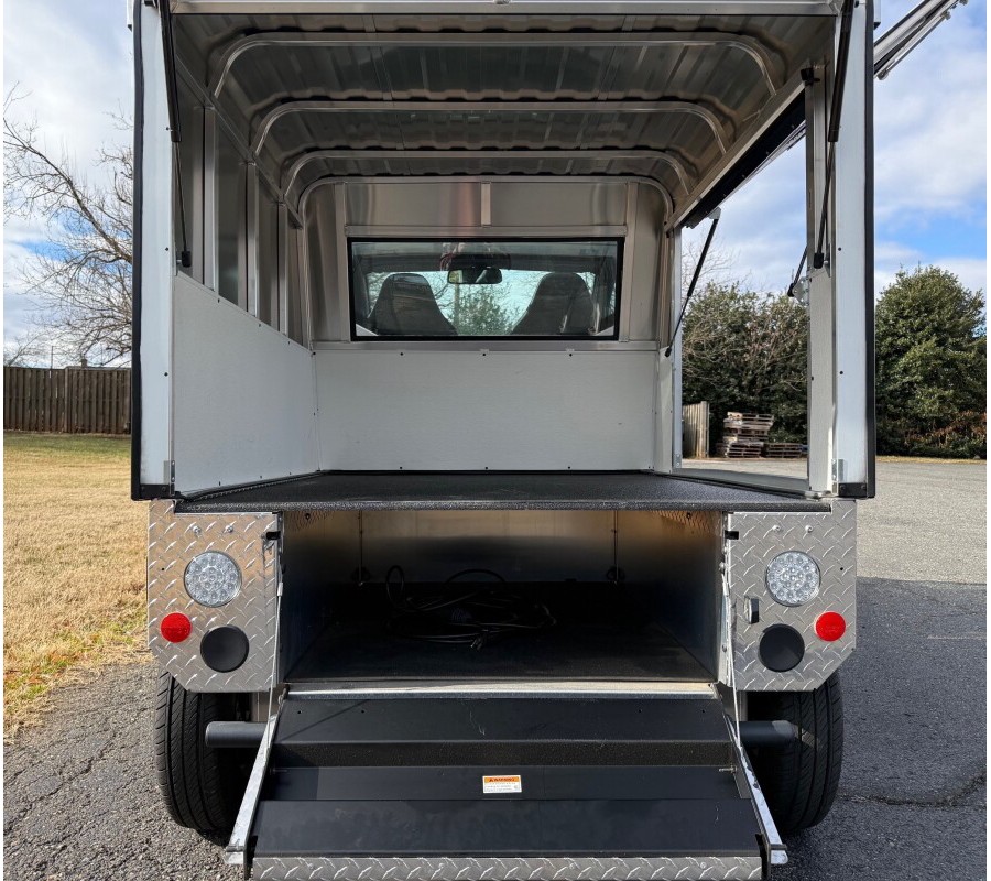 2024 GEM eL XD EV Truck