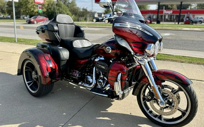 FLHTCUTGSE 2022 CVO™ Tri Glide®