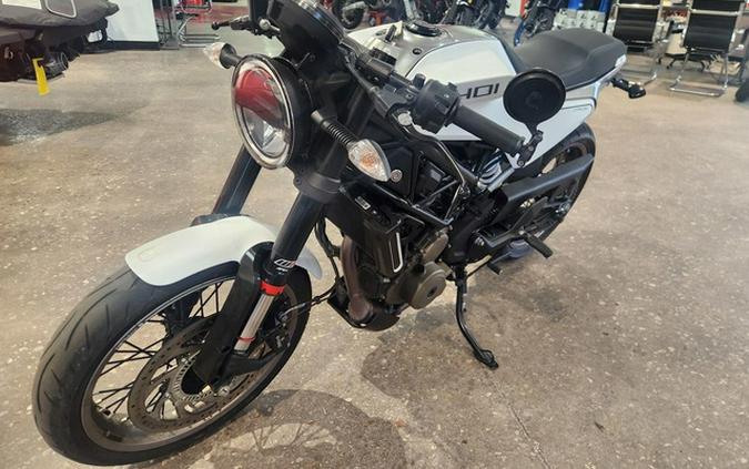 2022 Husqvarna SVARTPILEN 401