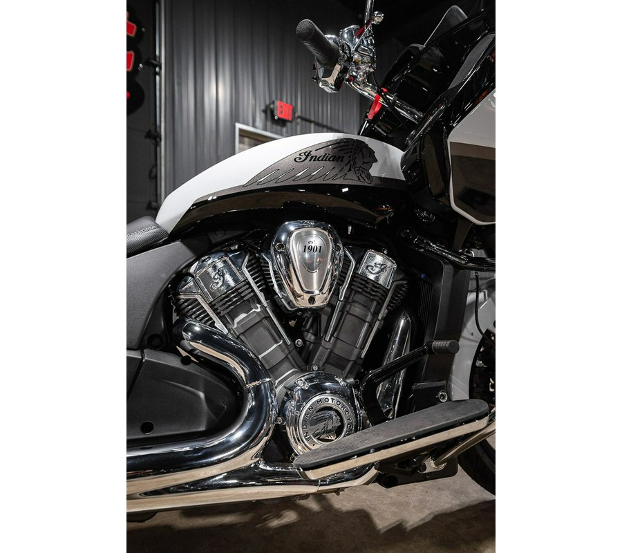 2025 Indian Motorcycle Challenger® Limited with PowerBand Audio Package