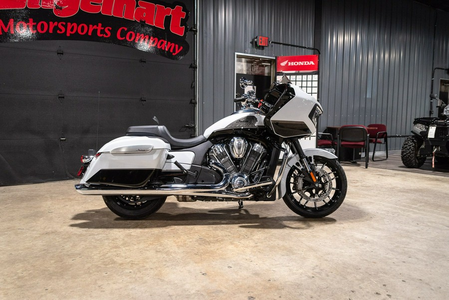 2025 Indian Motorcycle Challenger® Limited with PowerBand Audio Package