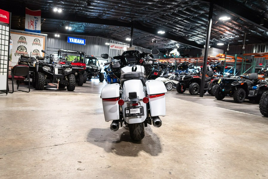 2025 Indian Motorcycle Challenger® Limited with PowerBand Audio Package