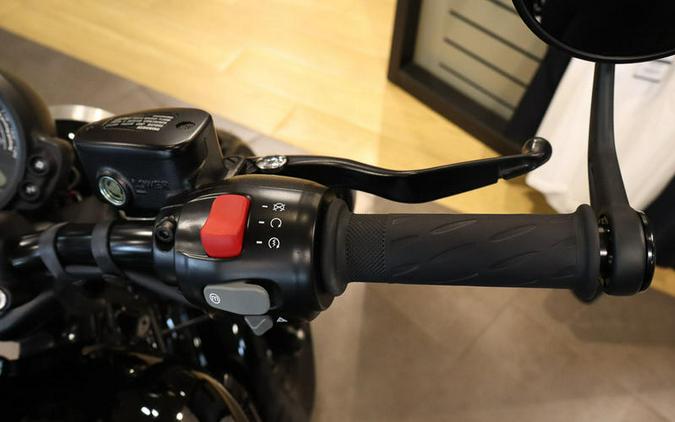 2026 Triumph Bonneville Bobber Jet black