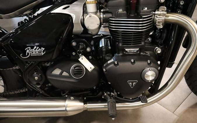 2026 Triumph Bonneville Bobber Jet black