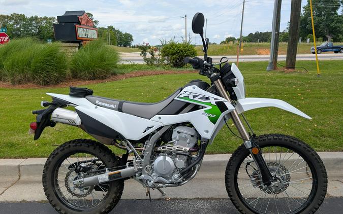 2026 Kawasaki KLX®300 Bright White