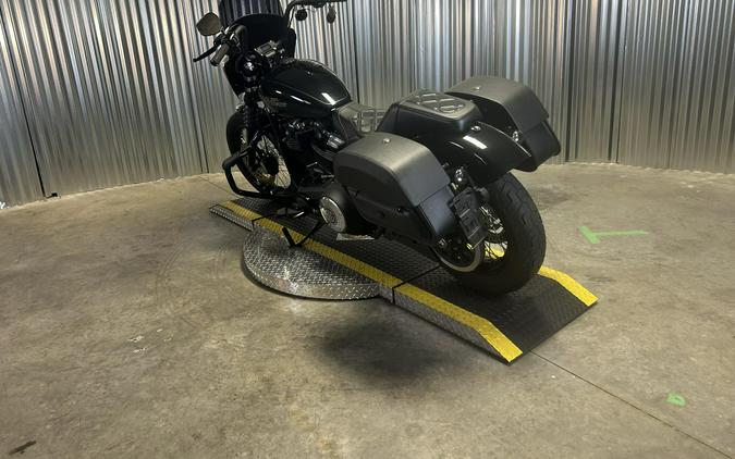 2018 Harley-Davidson Street Bob Vivid Black