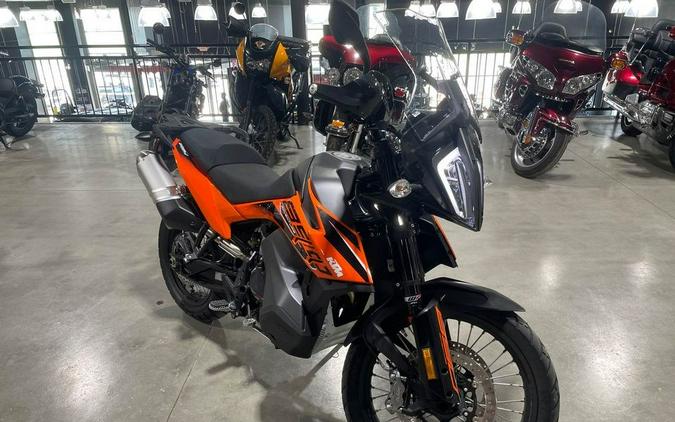 2021 KTM Adventure 890