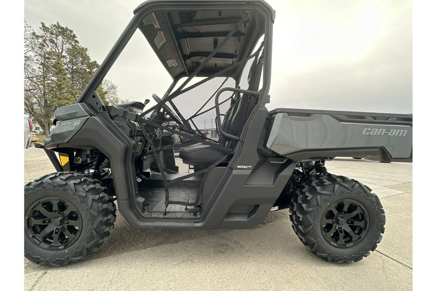 2024 Can-Am DEFENDER XT HD9