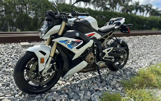 2022 BMW S 1000 R Light White/M Motorsport