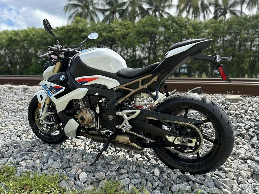 2022 BMW S 1000 R Light White/M Motorsport