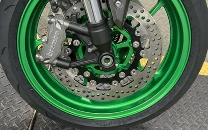 2025 Kawasaki Z900 SE ABS