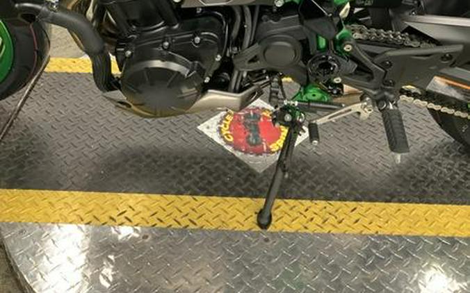 2025 Kawasaki Z900 SE ABS