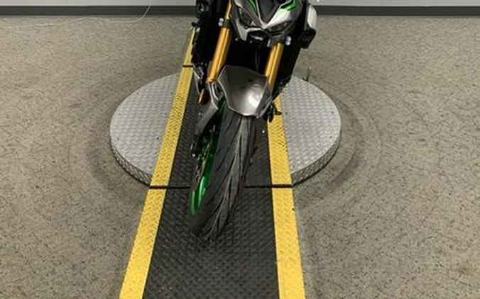 2025 Kawasaki Z900 SE ABS