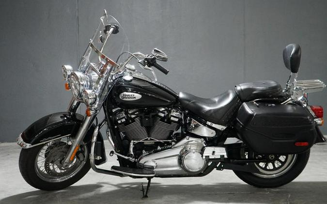 2021 Harley-Davidson® FLHC - Heritage Classic