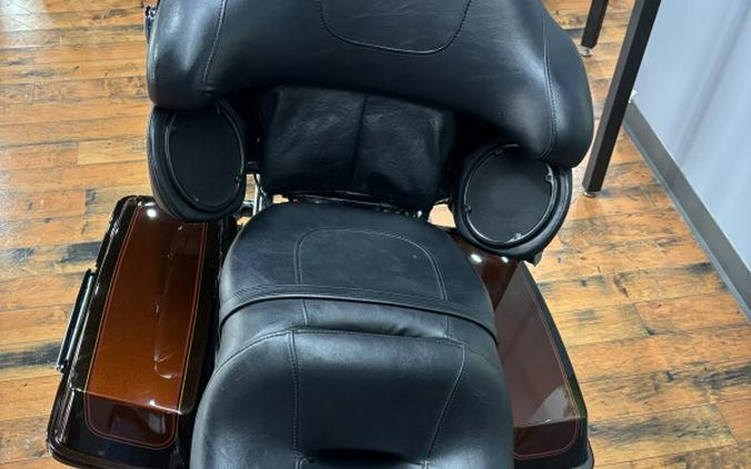 2011 Harley-Davidson® Electra Glide® Ultra Classic® DK/LT ROOT BEER