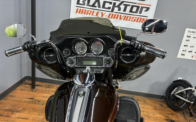 2011 Harley-Davidson® Electra Glide® Ultra Classic® DK/LT ROOT BEER