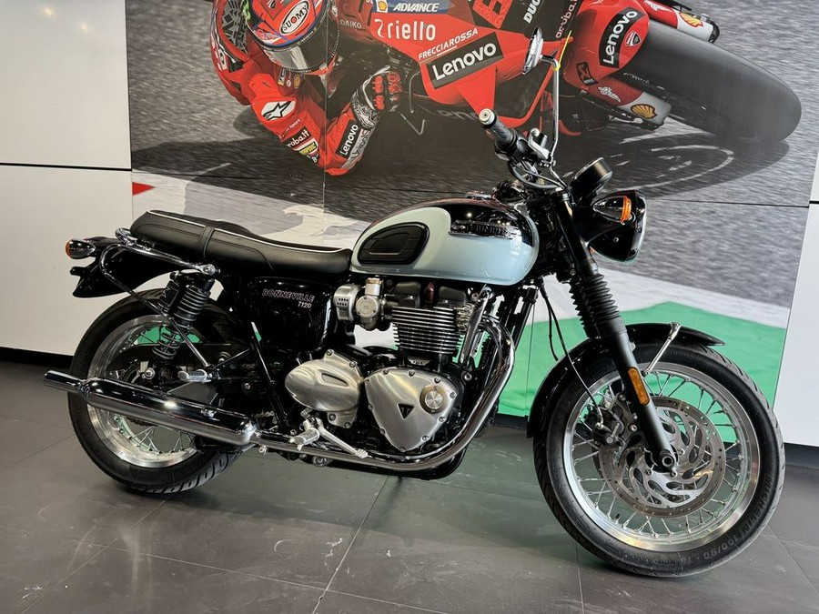 2023 Triumph Bonneville T120 Chrome Edition Meriden Blue