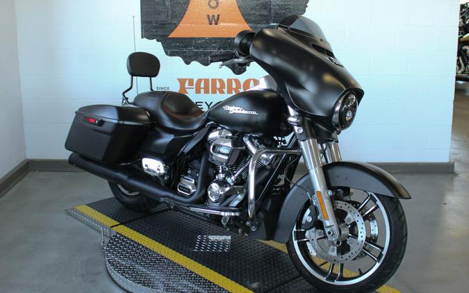 2017 Harley-Davidson Street Glide Special Touring FLHXS