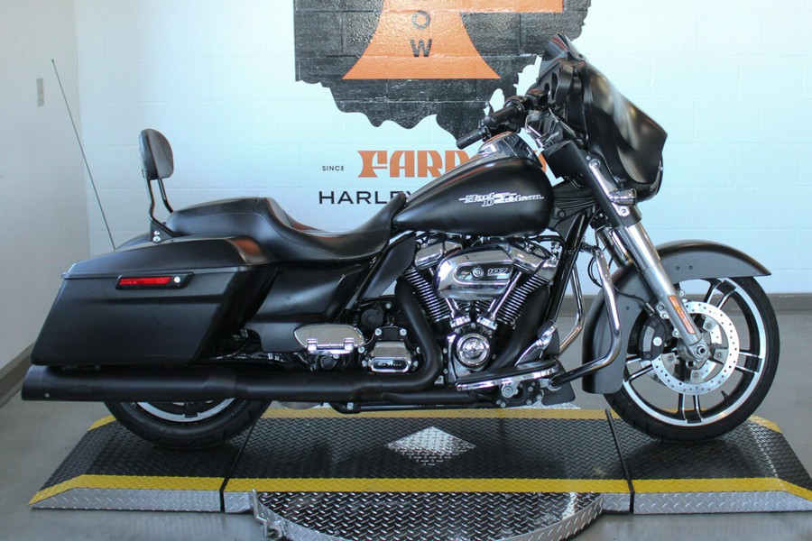 2017 Harley-Davidson Street Glide Special Touring FLHXS