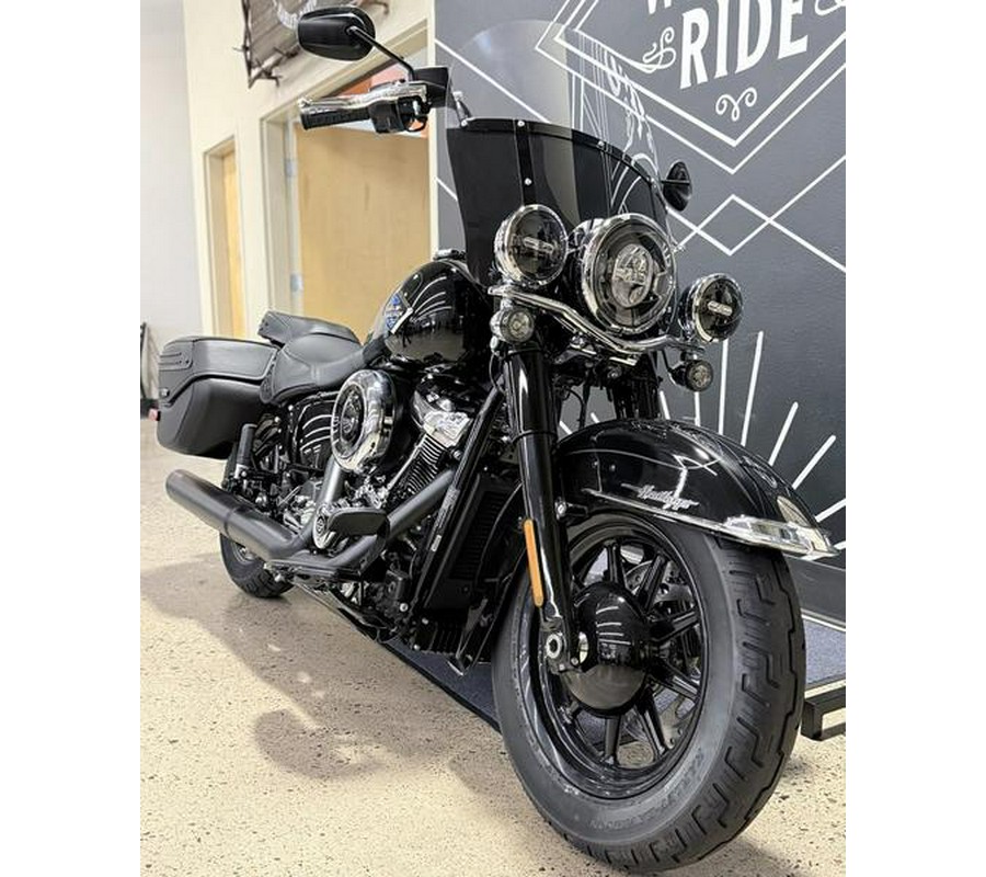 2025 Harley-Davidson® FLHC - Heritage Classic