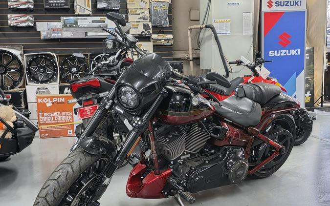 2017 Harley-Davidson Softail® CVO™ Pro Street Breakout®