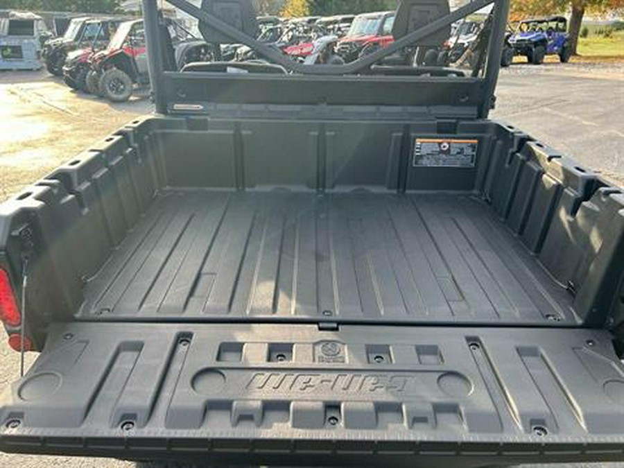 2025 Can-Am Defender XT HD7