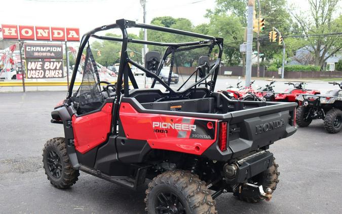 2025 Honda Pioneer 1000 Deluxe