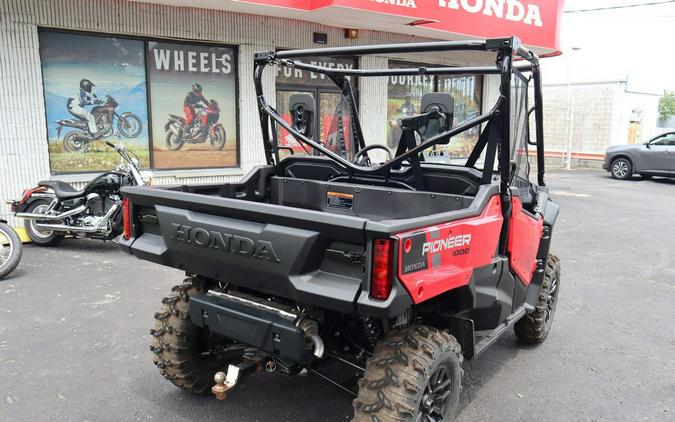 2025 Honda Pioneer 1000 Deluxe