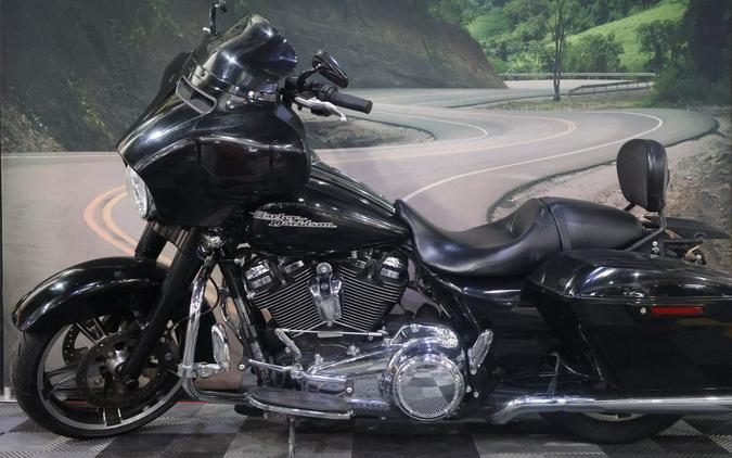 2017 Harley-Davidson® FLHX - Street Glide®