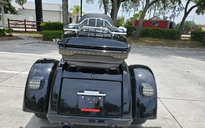 FLHTCUTGSE 2022 CVO™ Tri Glide® Only 600 miles!! - CERTIFIED PREOWNED HARLEY DAVIDSON!!
