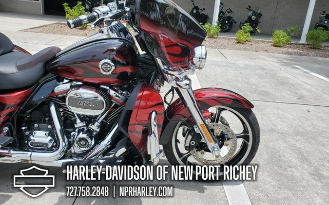 FLHTCUTGSE 2022 CVO™ Tri Glide® Only 600 miles!! - CERTIFIED PREOWNED HARLEY DAVIDSON!!