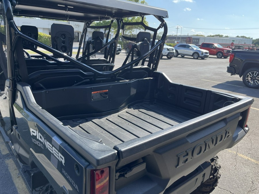 2025 HONDA PIONEER 1000-6 DELUXE CREW