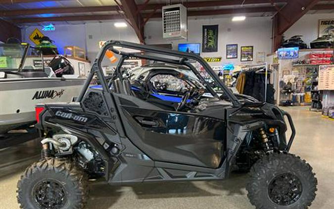 2023 Can-Am Maverick Sport DPS