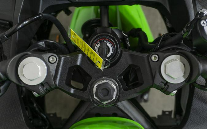 2025 Kawasaki Ninja® 500 KRT Edition SE ABS