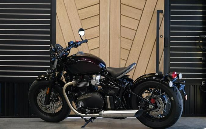 2024 Triumph Bonneville Bobber Stealth Edition PHANTOM PURPLESILVER PURPLE