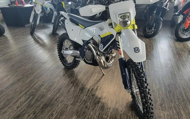 2025 Husqvarna TE 300