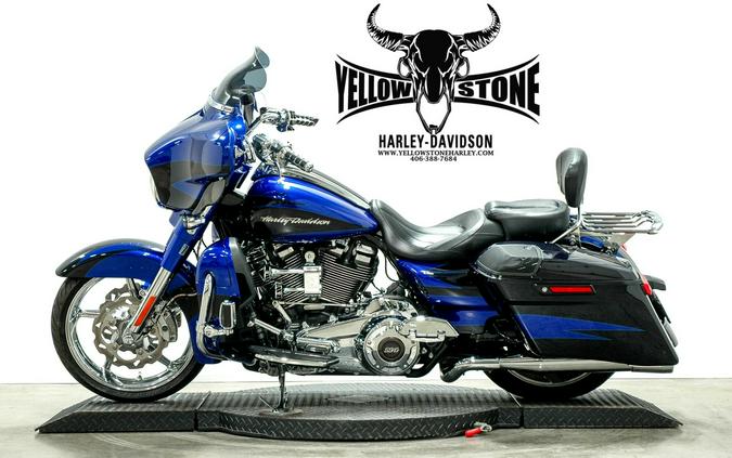 2017 Harley-Davidson® CVO™ Street Glide® Candy Cobalt/Indigo Ink with Mirror Chrome Aggressor Wheels