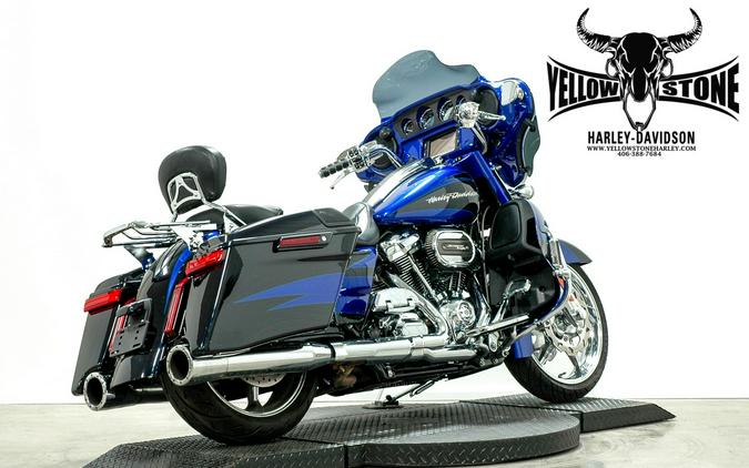 2017 Harley-Davidson® CVO™ Street Glide® Candy Cobalt/Indigo Ink with Mirror Chrome Aggressor Wheels