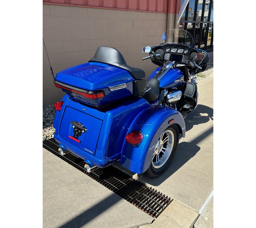 2024 Harley-Davidson Tri Glide Ultra Blue Burst