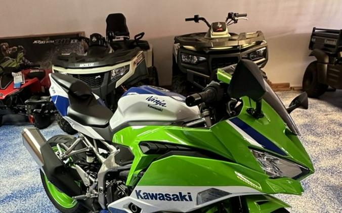 2024 Kawasaki Ninja® ZX™-4RR 40th Anniversary Edition ABS