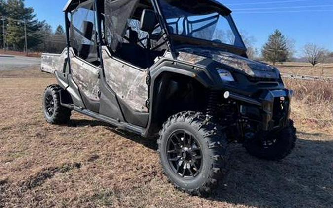 2025 Honda Pioneer 1000-6 Deluxe Crew