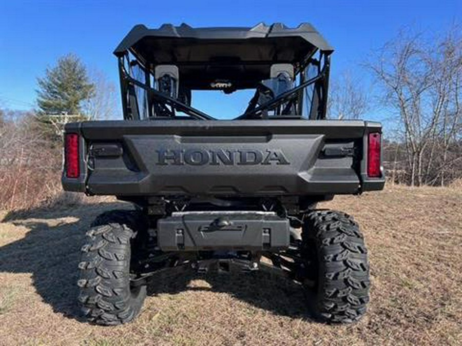 2025 Honda Pioneer 1000-6 Deluxe Crew