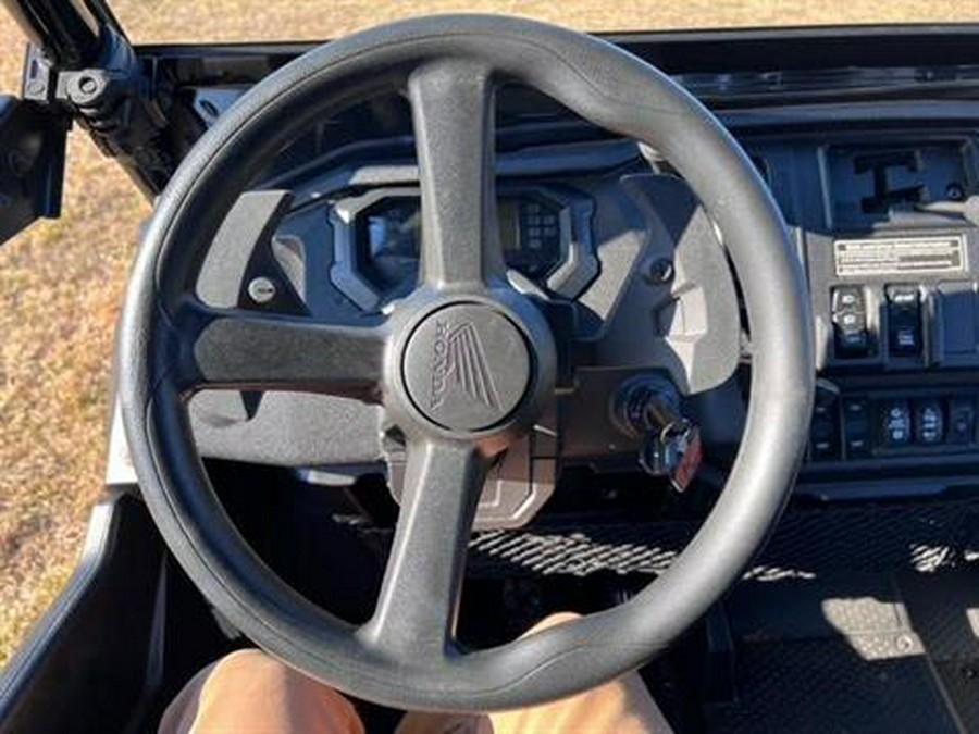 2025 Honda Pioneer 1000-6 Deluxe Crew