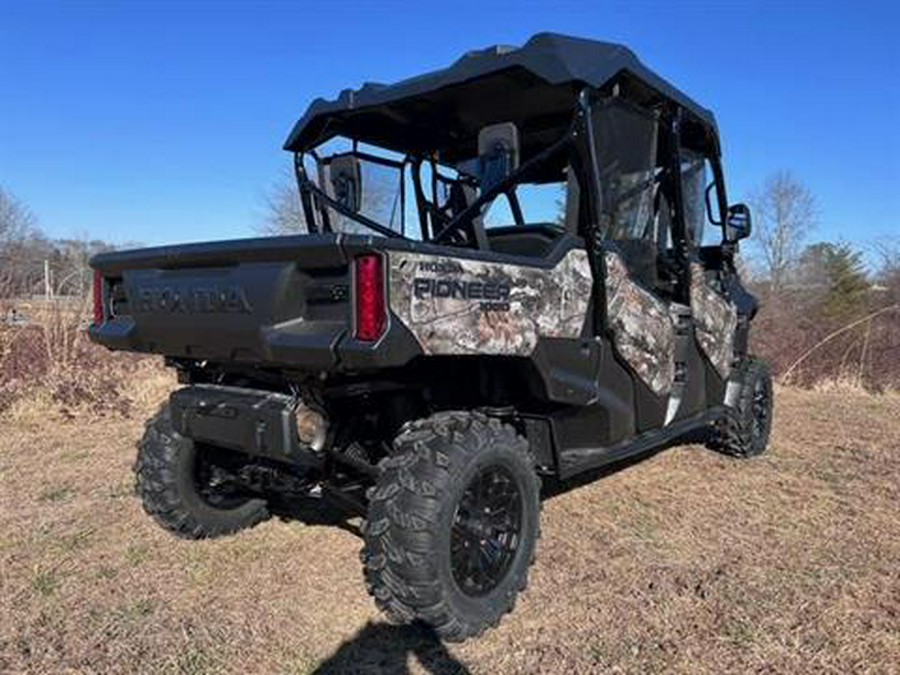 2025 Honda Pioneer 1000-6 Deluxe Crew