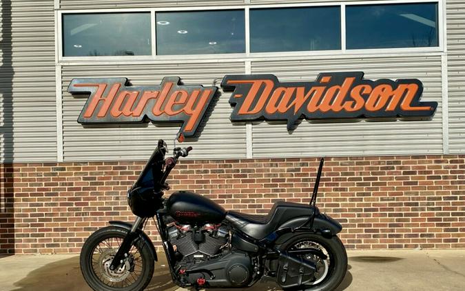 2019 Harley-Davidson Street Bob Vivid Black