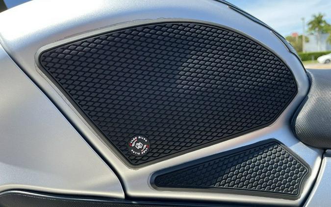 2025 Suzuki GSX-R 1000